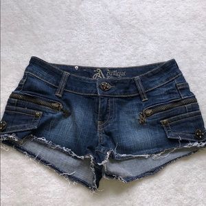 Side zip denim shorts
